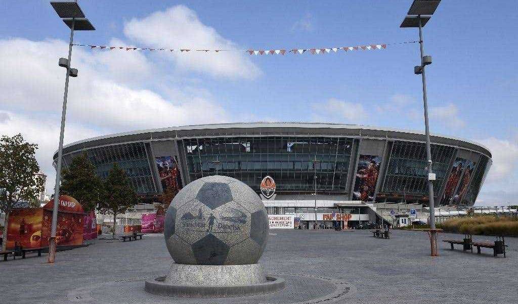 Estadio de Donetsk pasa del lujo a la ruina por la guerra