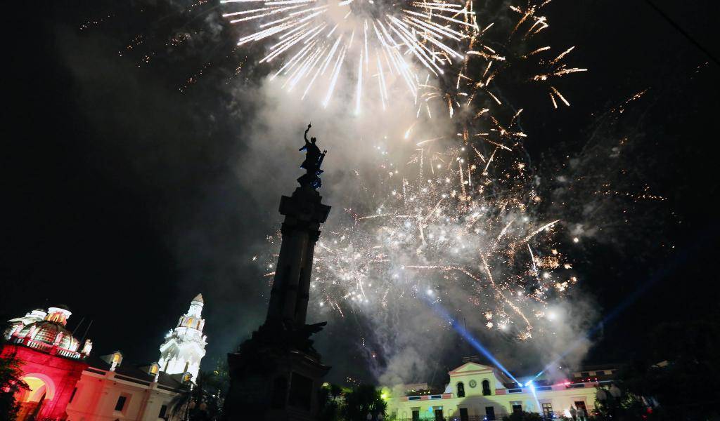 Quito se llenó de colores al celebrar &quot;Primer grito de Independencia&quot;