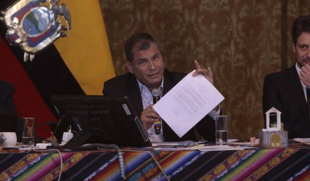Presidente Correa afirma ante prensa internacional que habrá segunda en vuelta