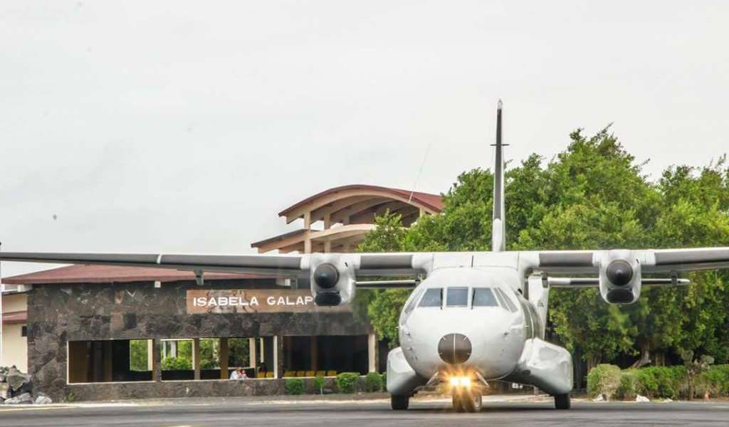 Fuerza aérea reanuda vuelos de Guayaquil a Galápagos