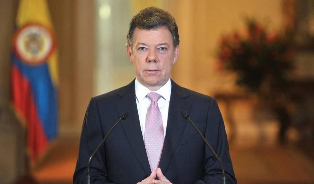 Santos no ha firmado decreto de negociadores porque ELN no libera expolítico