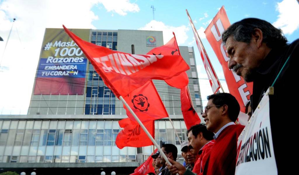Organizaciones sindicales e indígenas marcharon esta tarde en Quito