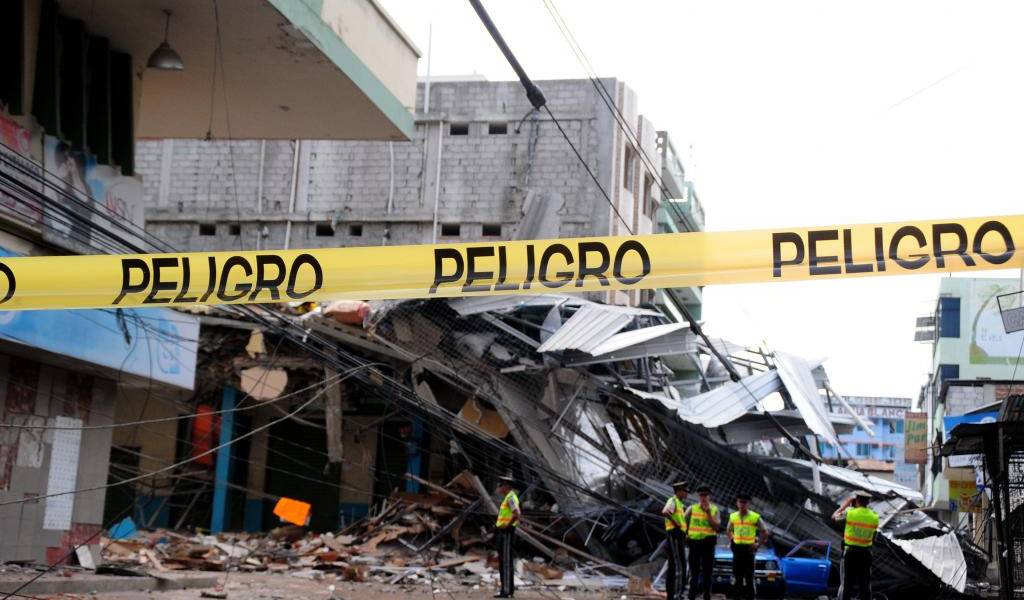 Aumentan a 670 los fallecidos por terremoto de abril en Ecuador