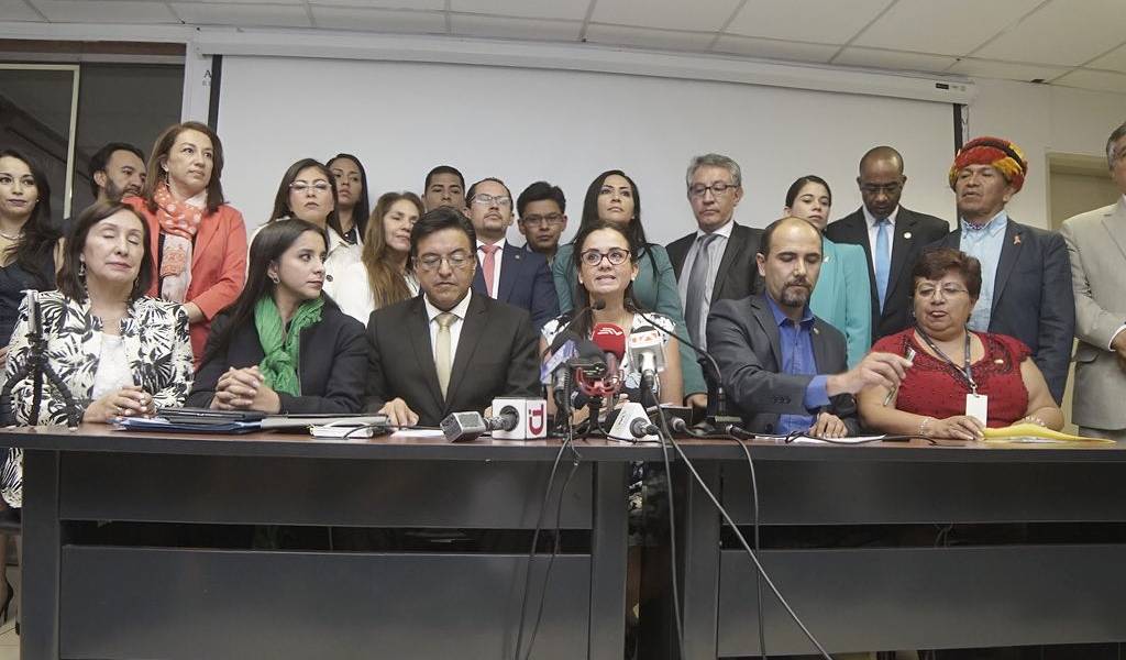 Oposición correísta presentó demanda contra los decretos de consulta popular