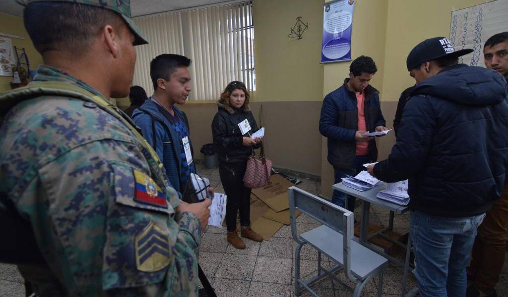 Presidente Correa se pronuncia sobre apertura de urnas y recuento de votos