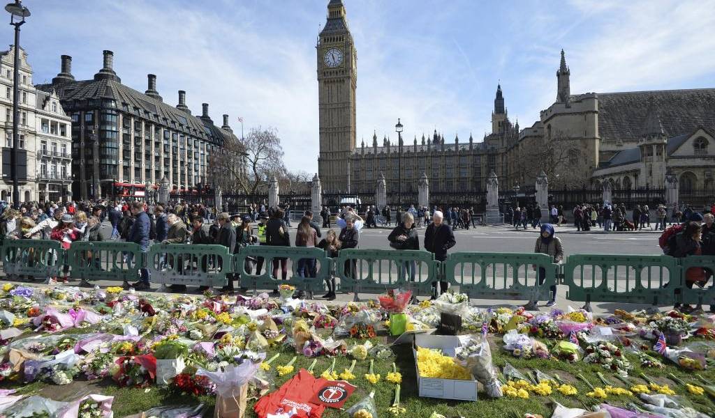 Solicitan colaboración de WhatsApp para atrapar a posibles cómplices del ataque en Londres