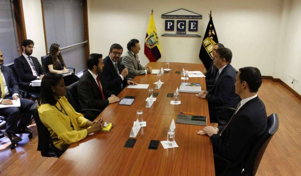 Ecuador discute reparación integral con representantes de Odebrecht