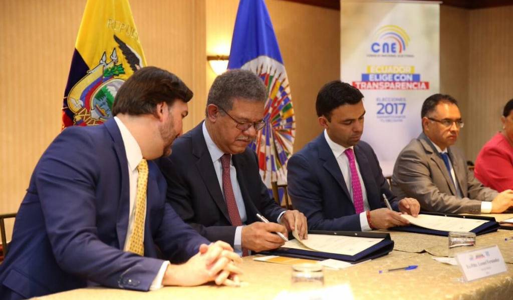 Consejo Nacional Electoral firma un convenio de observación con la OEA