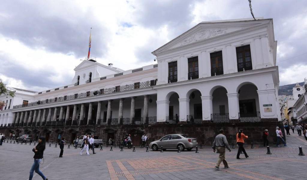 Mandatario Moreno define comitiva presidencial que viajará a Perú