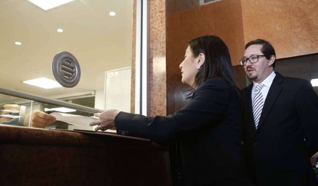 Ejecutivo entrega al Legislativo Ley Anticorrupción