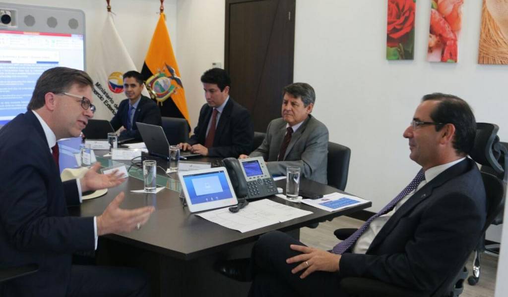 Ecuador y Estados Unidos analizan en Quito su relación comercial