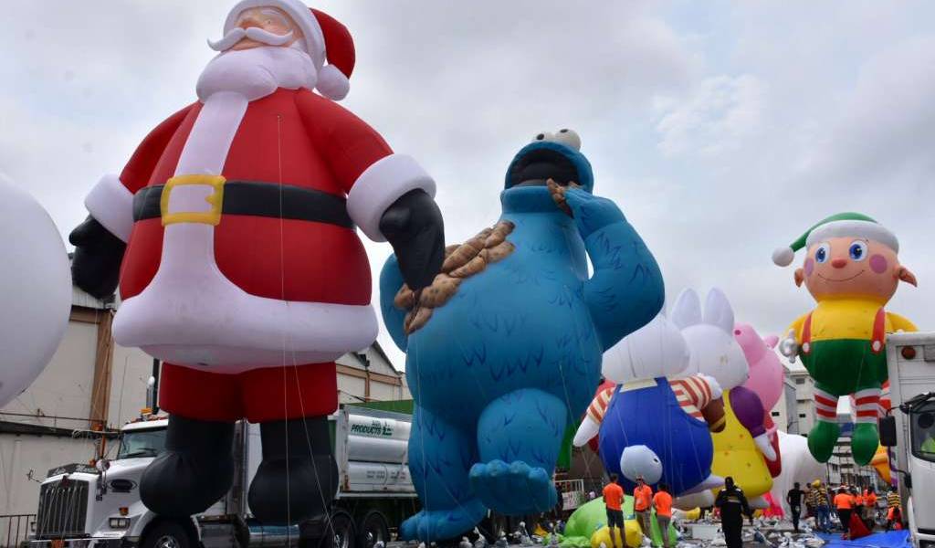 Miles de guayaquileños disfrutaron del desfile de globos gigantes