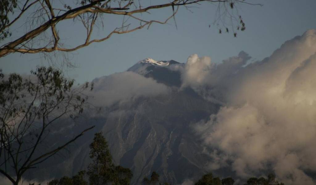 Se mantiene &quot;alerta naranja&quot; por reactivación del Tungurahua