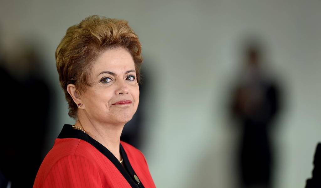 Rousseff lanza contraofensiva al impeachment y pide nuevo proceso
