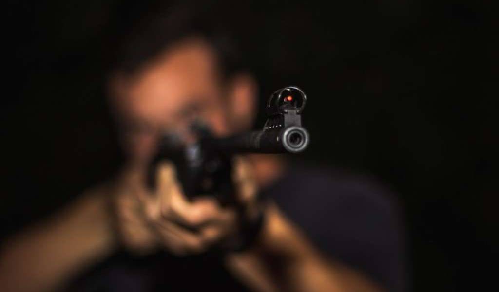 EEUU: joven acribilla con un rifle a chica de 21 años