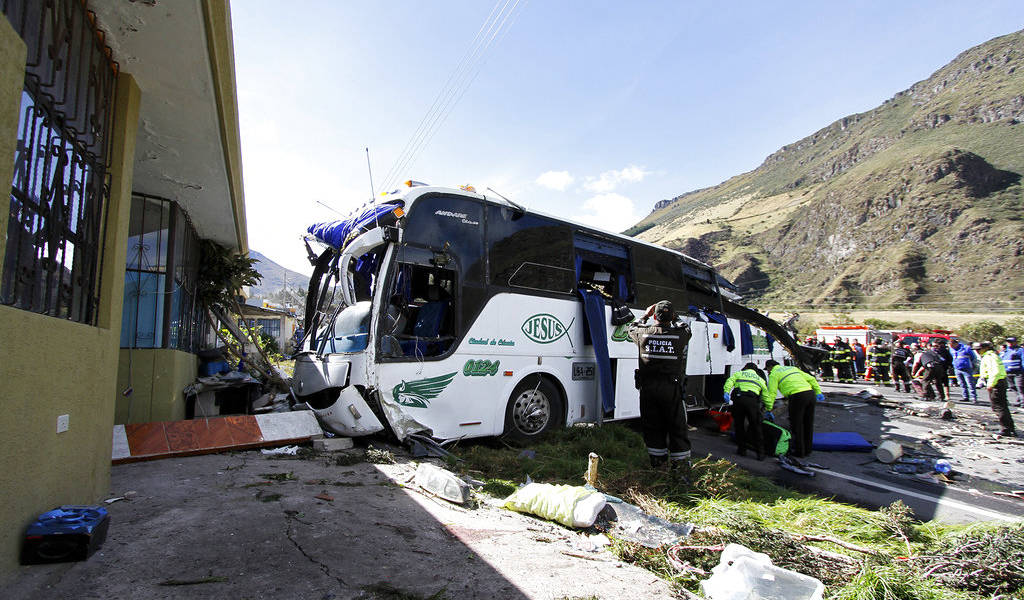 Familiares de extranjeros fallecidos en accidente vía Pifo-Papallacta viajan a Quito