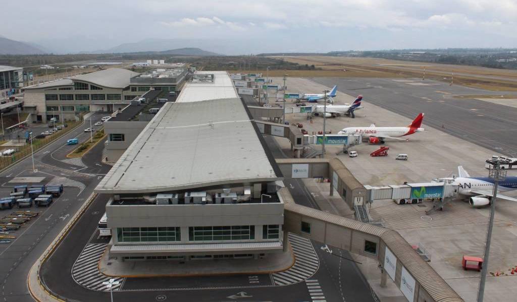 Aeropuerto de Quito suspenderá operaciones por mantenimiento de pista