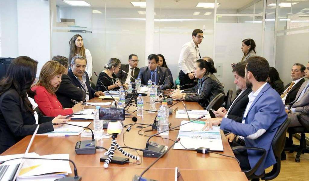 Comisión que investiga caso Gabela llama a Rafael Correa
