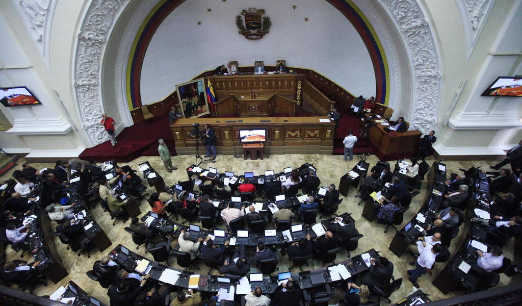 Parlamento venezolano &quot;desconoce&quot; las bases de la Asamblea Constituyente
