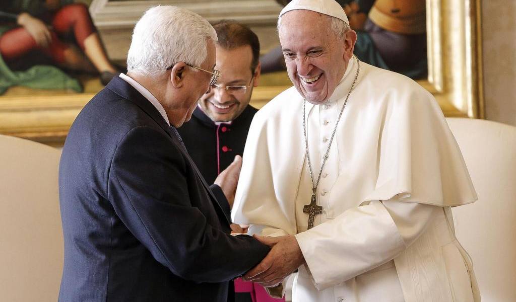 El papa recibe a Abás, que inaugura una embajada palestina en el Vaticano
