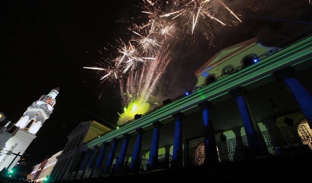Quito se llenó de colores al celebrar &quot;Primer grito de Independencia&quot;