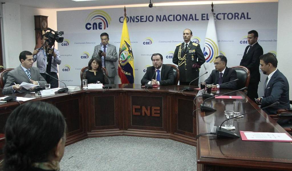 Disputa por una de las vocalías del CNE tras la renuncia de Gloria Toapanta