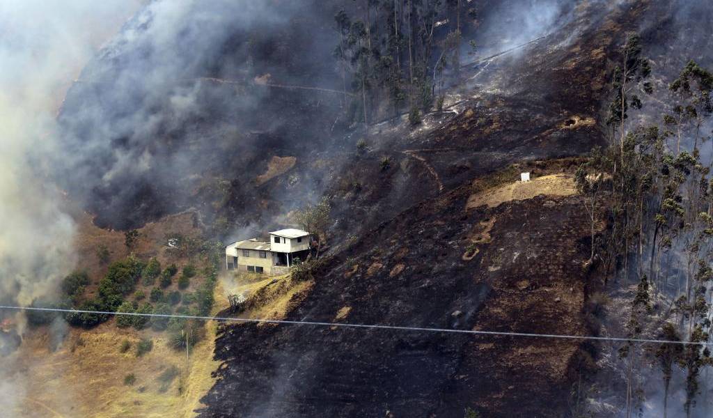 Quito, declarada en emergencia por incendios