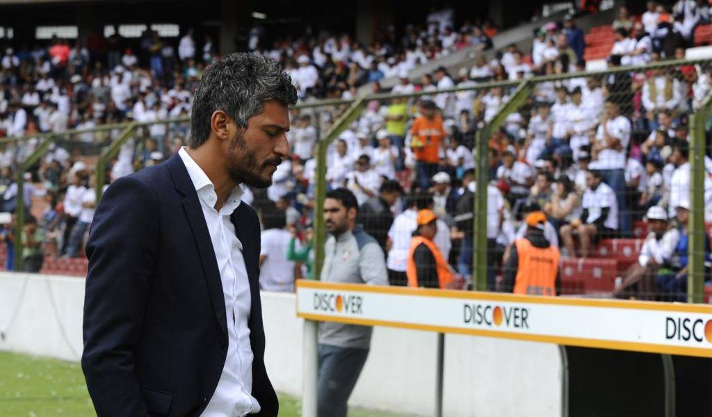Gustavo Munúa se queja del árbitro del partido Emelec-Liga de Quito