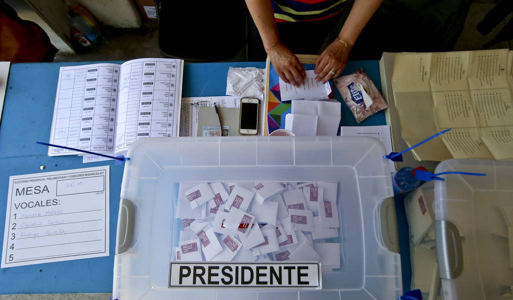 Inicia carrera rumbo a segunda vuelta presidencial en Chile