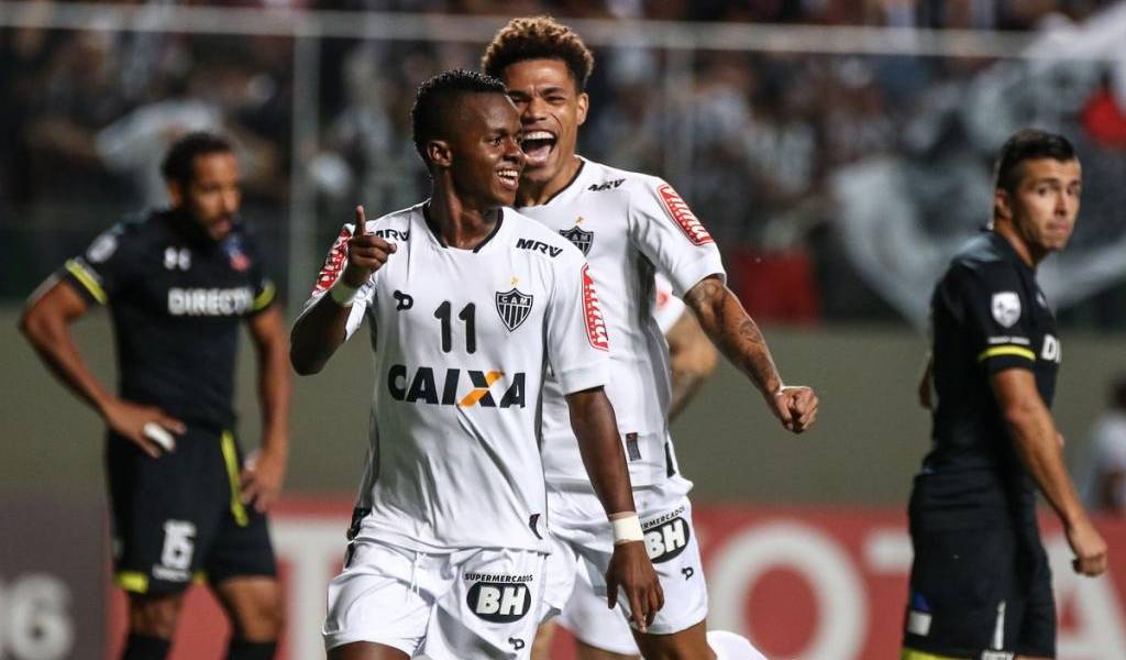 Juan Cazares destaca en triunfo del Atlético Mineiro