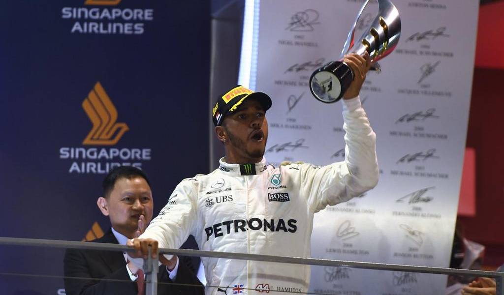 Hamilton gana el Gran Premio de Singapur y amplía ventaja en la F1