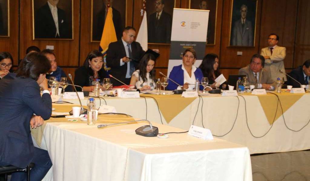 Comisión de Fiscalización recomienda juicio político en contra de Ochoa