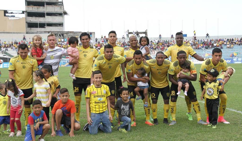 Fuerza Amarilla busca sorprender a Independiente Sante Fe en Colombia