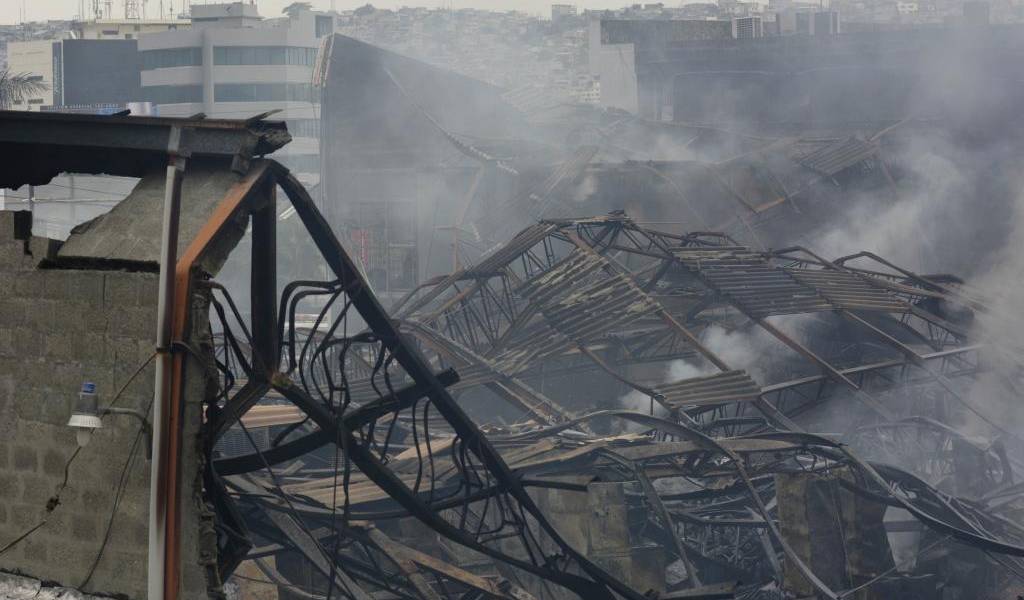 Millonarias pérdidas dejó el incendio en bodegas de firma comercial