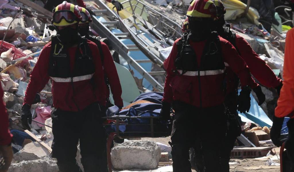 Balance de fallecidos en terremoto se mantiene en 587 personas