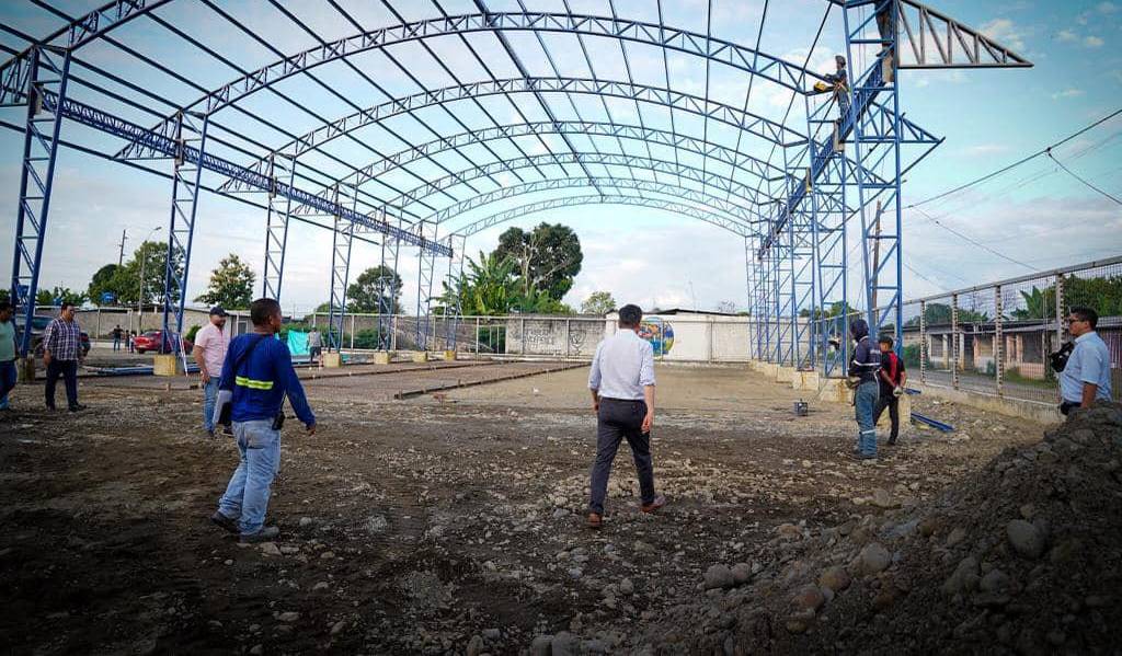 Prefectura de Los Ríos suspende construcción de complejo deportivo en Quevedo por extorsiones