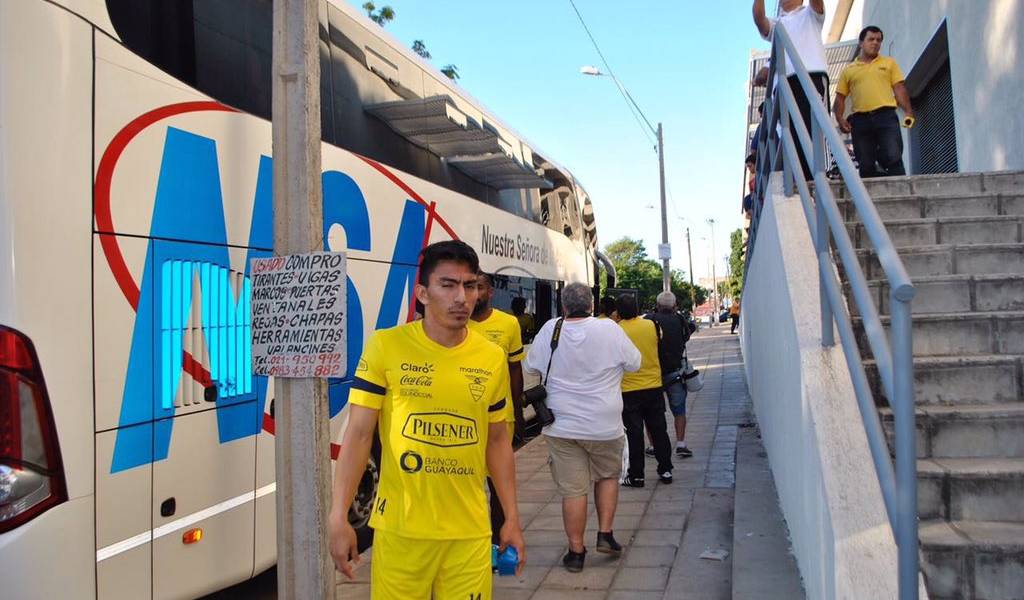 DT de Cruz Azul responsabiliza a la selección si juega Ángel Mena