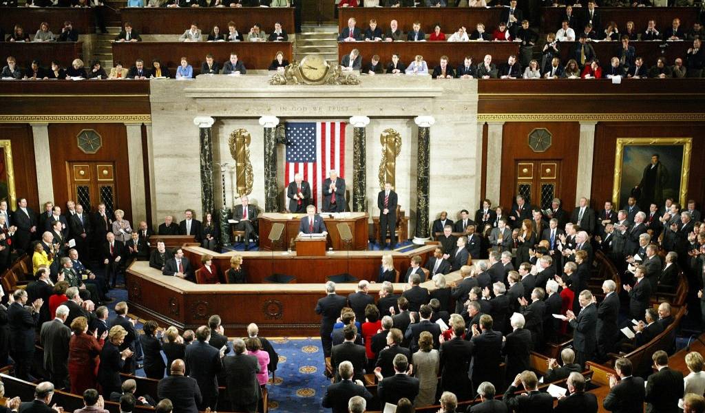 Senadores de EEUU instan a tomar medidas contra gobierno de Venezuela