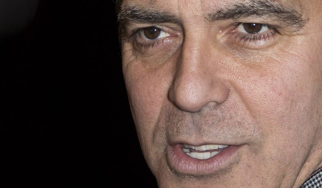 Clooney critica a Hollywood por no responder al ciberataque a Sony