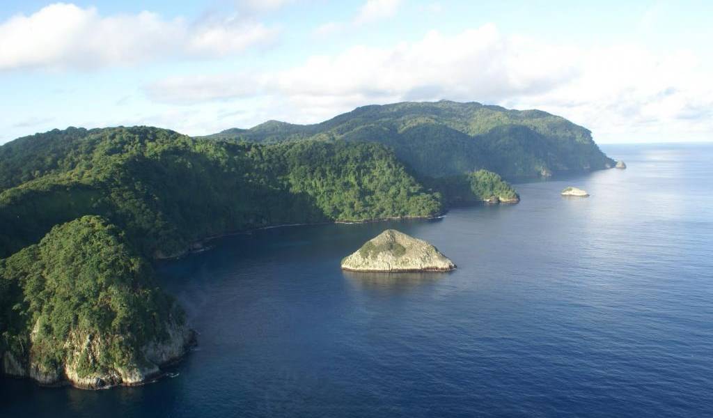 Náufragos ecuatorianos reciben ayuda en la remota Isla del Coco de Costa Rica
