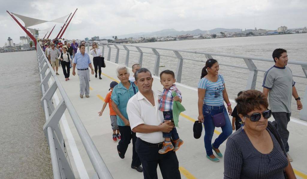 Correa resaltó ecoturismo de Santay en inauguración de puente