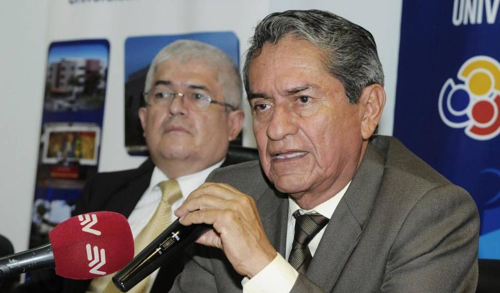 Galo Salcedo se posesionó como nuevo rector de la U. de Guayaquil