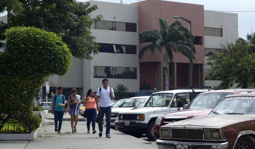 Docentes de la Universidad de Guayaquil piden la salida del rector