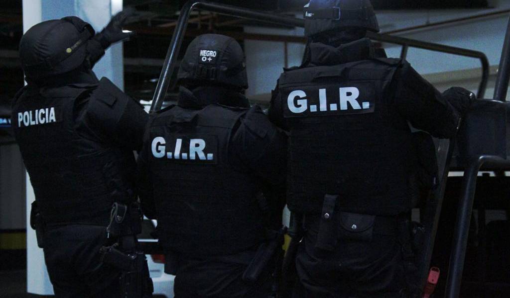 Dos extranjeros detenidos y cocaína decomisada en Puerto Santa Ana