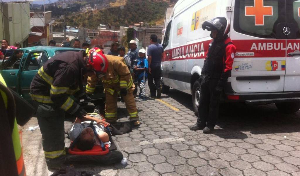 4 heridos y personas atrapadas en accidentes en sector La Argelia