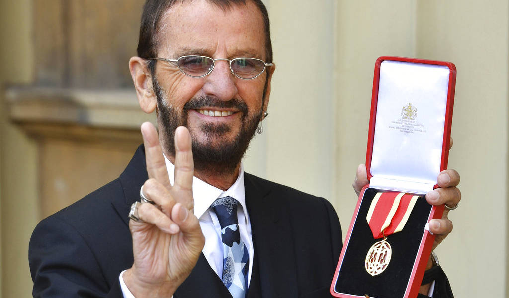 Ex Beatle Ringo Starr recibió título de caballero