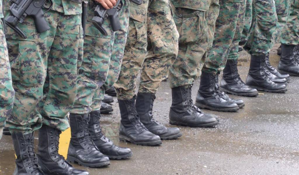 Correa considera que “hay insolencia” en algunos militares en servicio activo