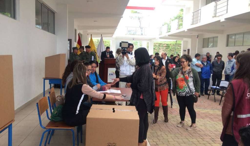 Ecuador pide a CIDH 15 días para ampliar respuesta sobre consulta popular