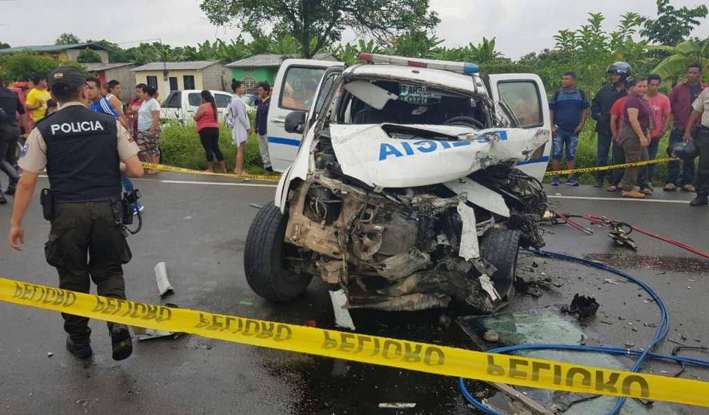 Accidente vial en Los Ríos deja dos uniformados heridos