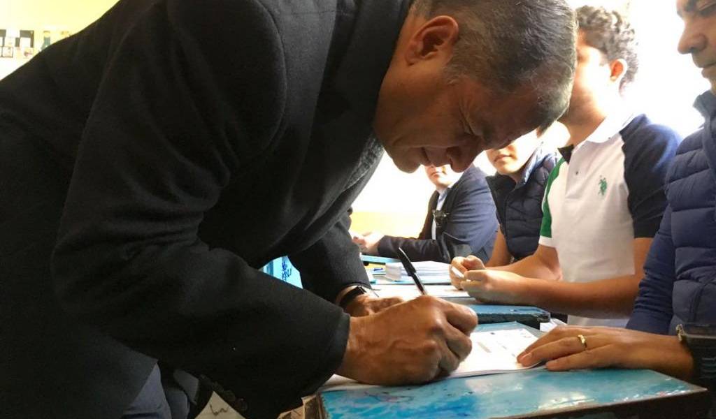 Rafael Correa votó e inició su despedida de la Presidencia